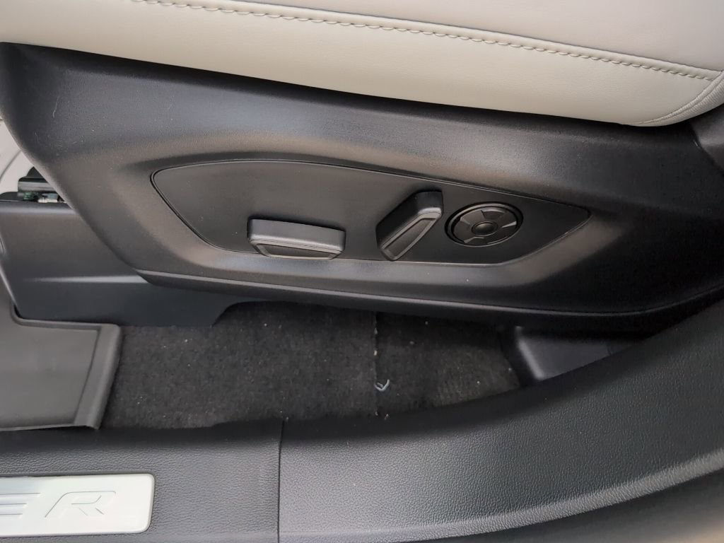 New 2026 Ford Explorer Platinum AWD/4WD image 9