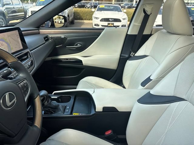 Certified 2025 Lexus ES 300h w/ Luxury Package FWD image 7
