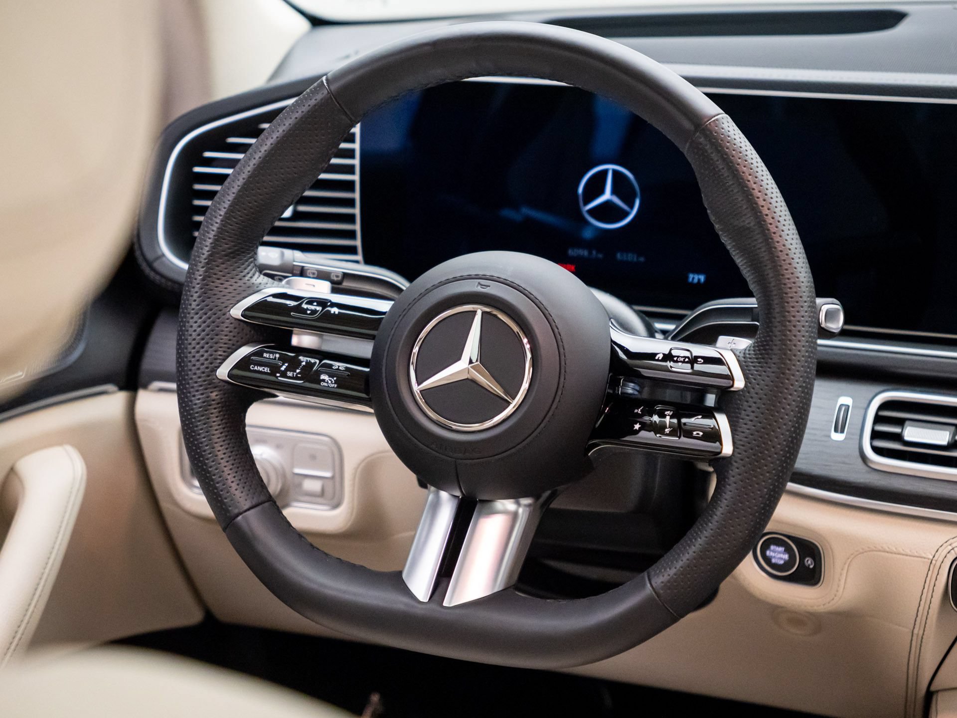 Used 2024 Mercedes-Benz GLS 450 4MATIC image 10