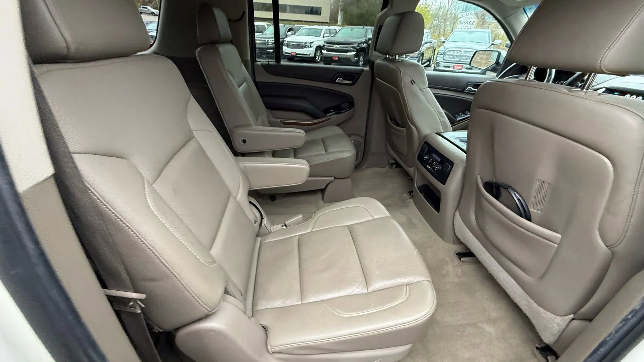 Used 2015 Chevrolet Suburban LTZ image 30