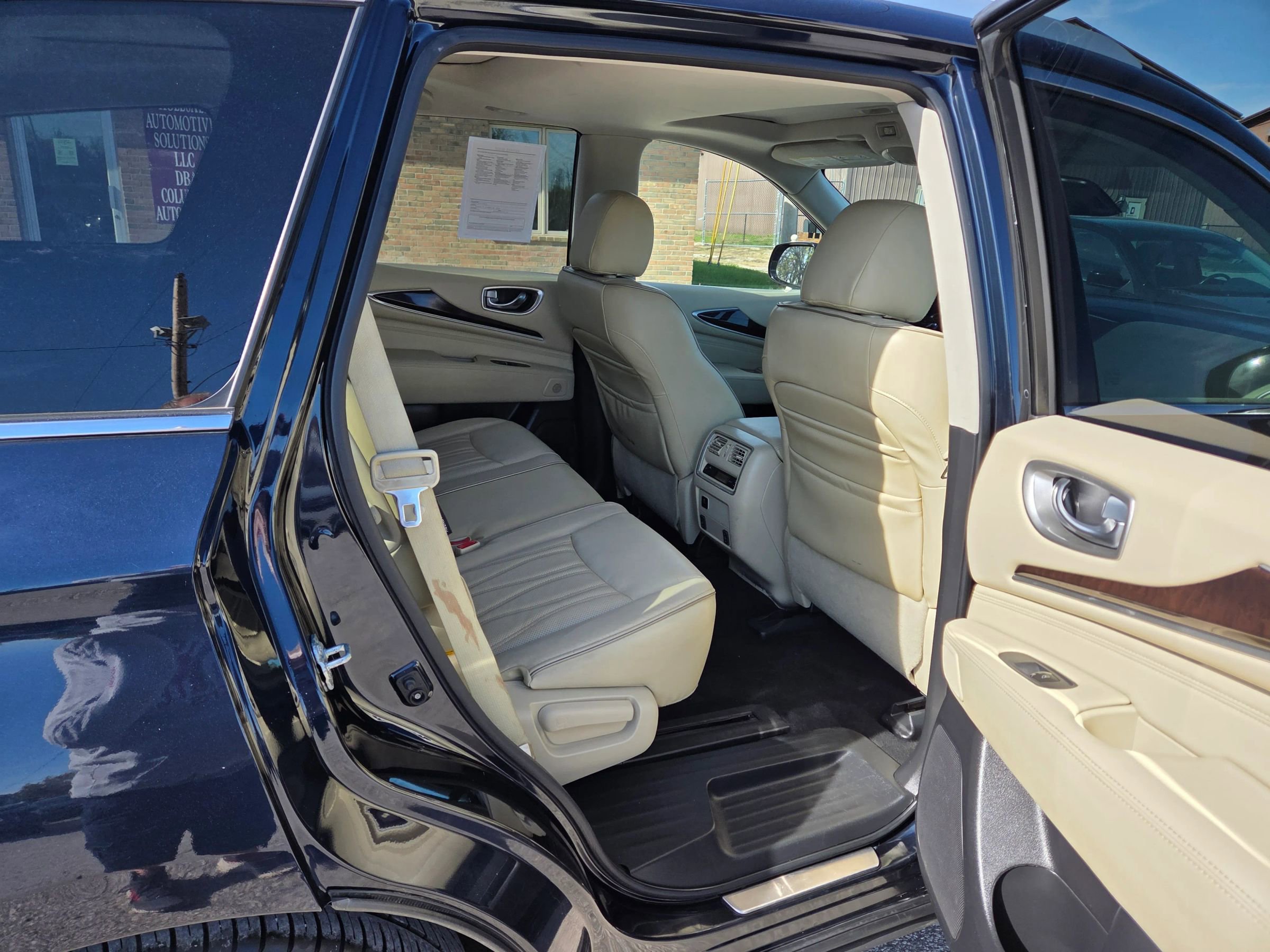 Used 2018 INFINITI QX60 Luxe w/ Deluxe Technology Package image 19