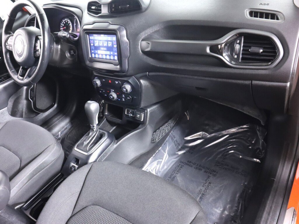 Used 2019 Jeep Renegade Altitude w/ Quick Order Package 2XM FWD image 38