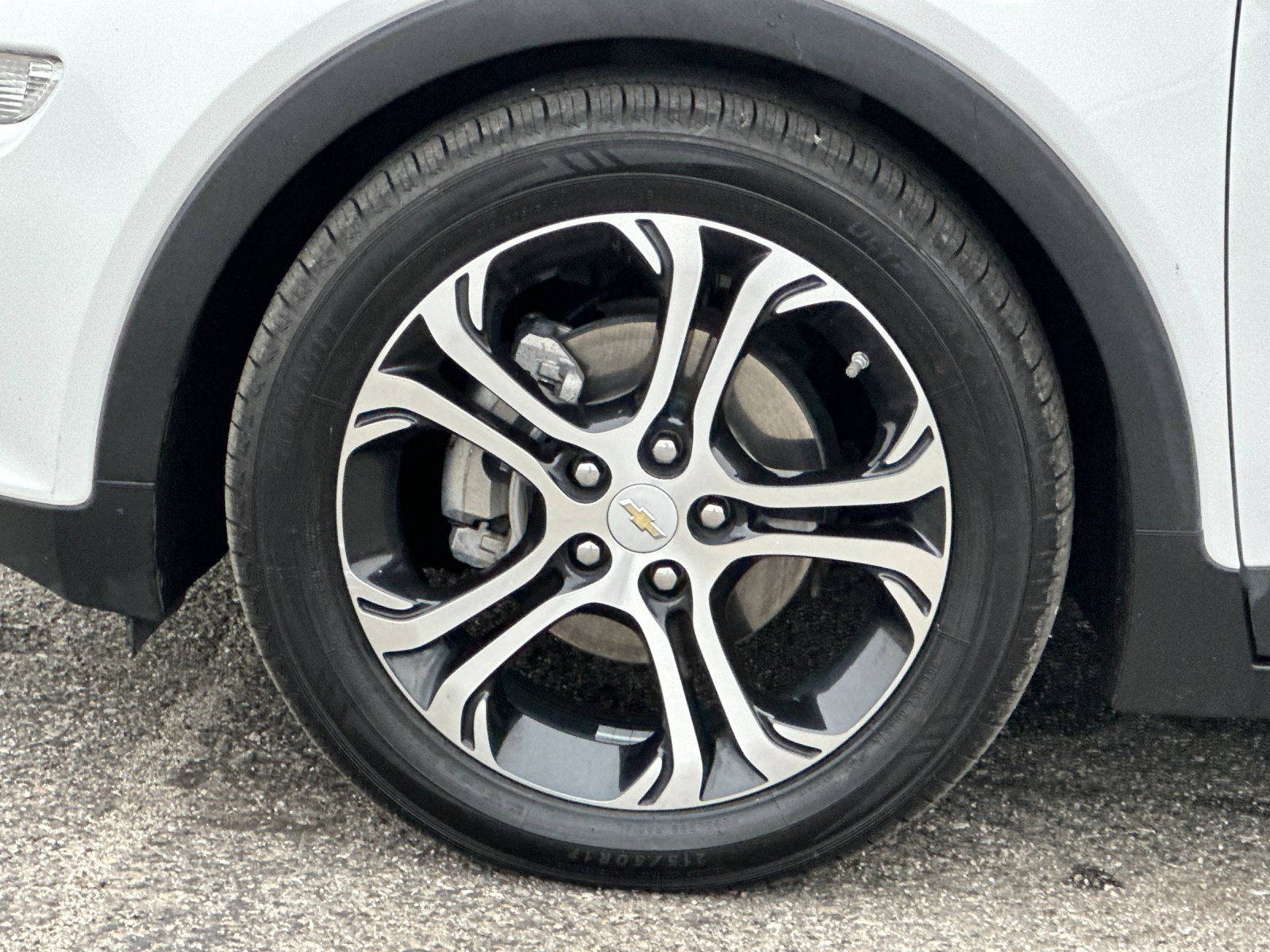 Used 2019 Chevrolet Bolt Premier w/ Infotainment Package image 25