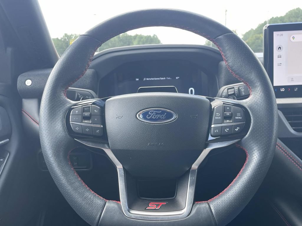 Used 2025 Ford Explorer ST AWD/4WD image 26