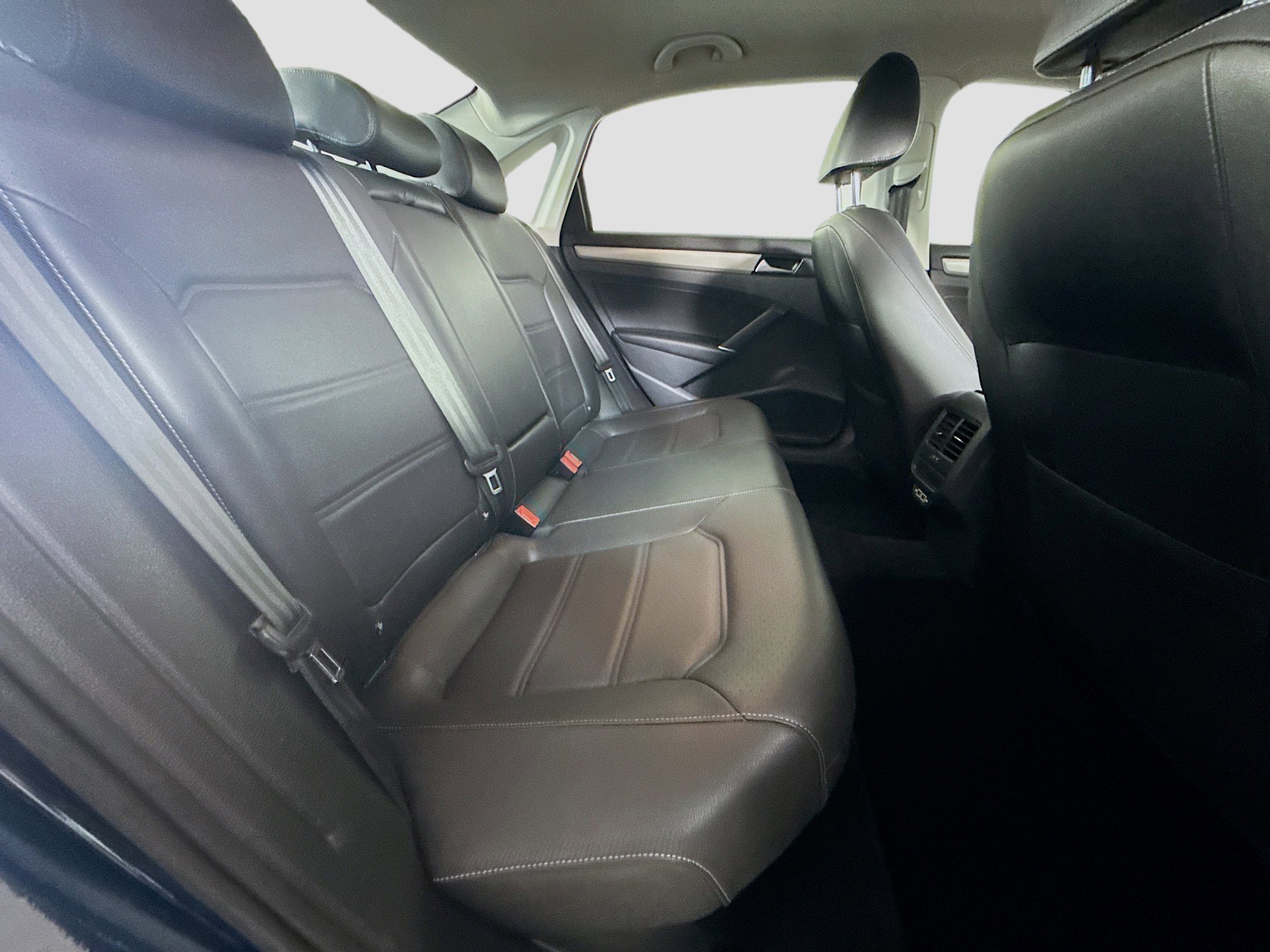 Used 2020 Volkswagen Passat 2.0T SE w/ Sunroof Package image 27