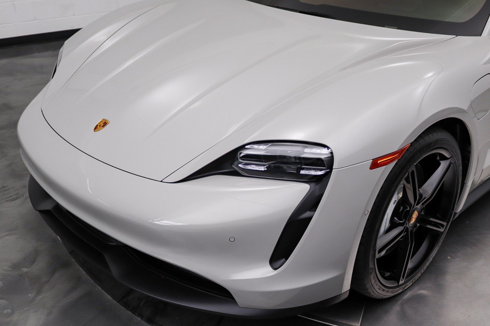 Used 2024 Porsche Taycan RWD image 10