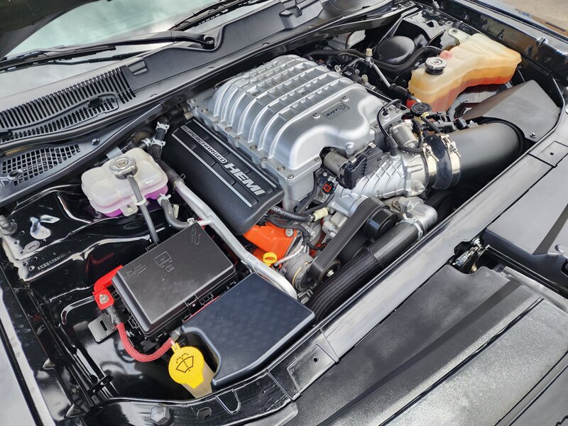 Used 2016 Dodge Challenger SRT Hellcat RWD image 11