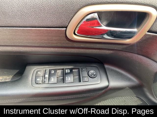 Used 2017 Jeep Grand Cherokee Laredo w/ Quick Order Package 23E AWD/4WD image 16