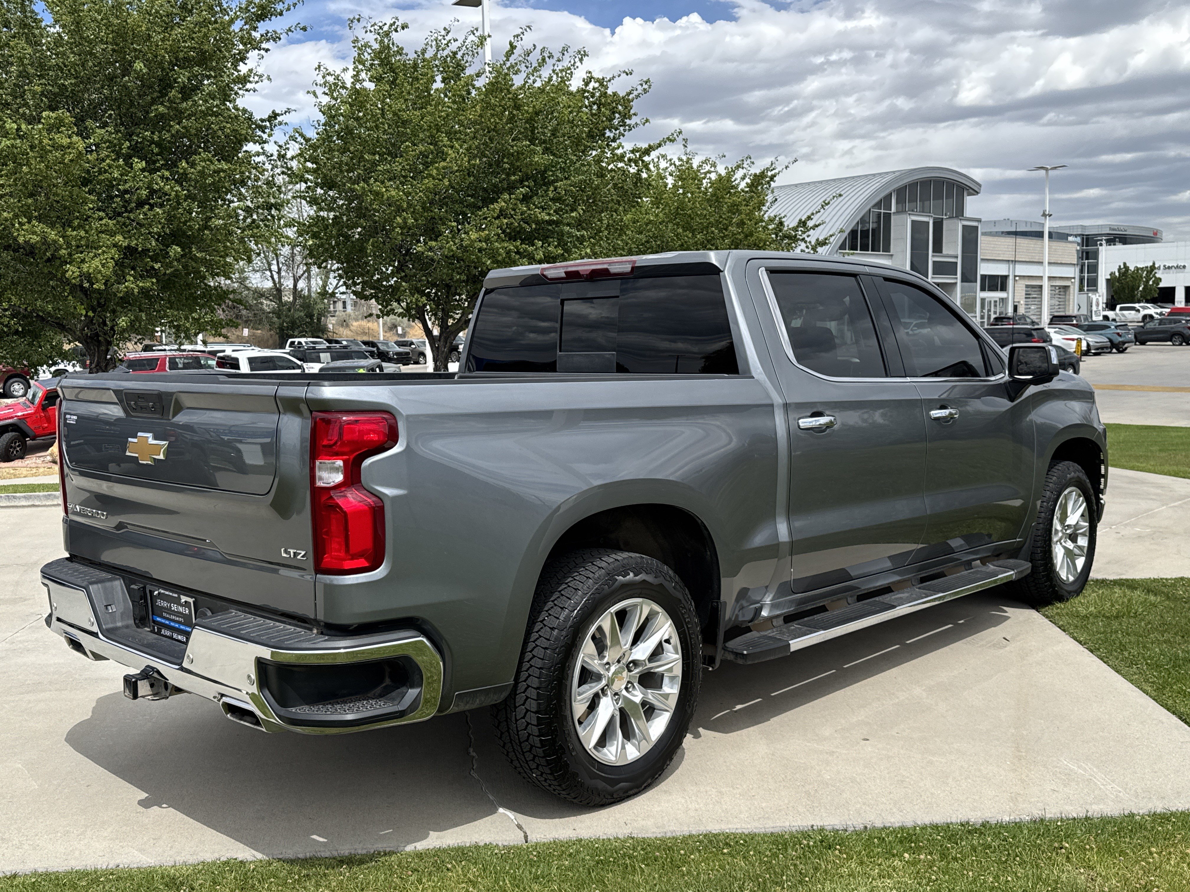 Used 2021 Chevrolet Silverado 1500 LTZ w/ Safety Package II AWD/4WD image 5