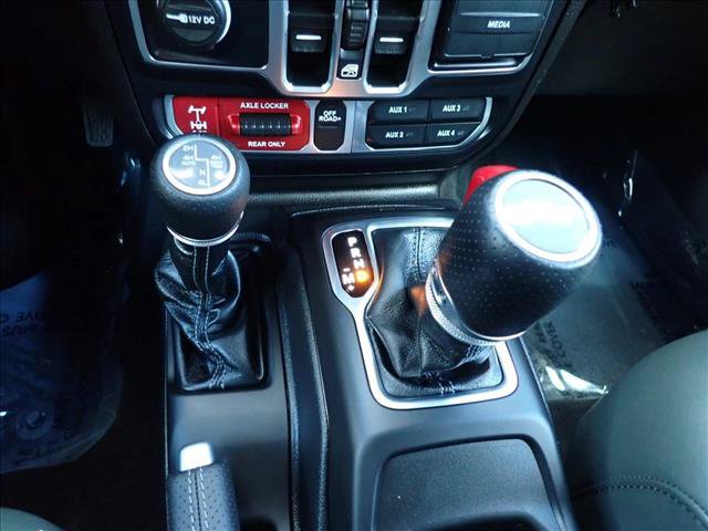 Used 2025 Jeep Gladiator Mojave AWD/4WD image 22