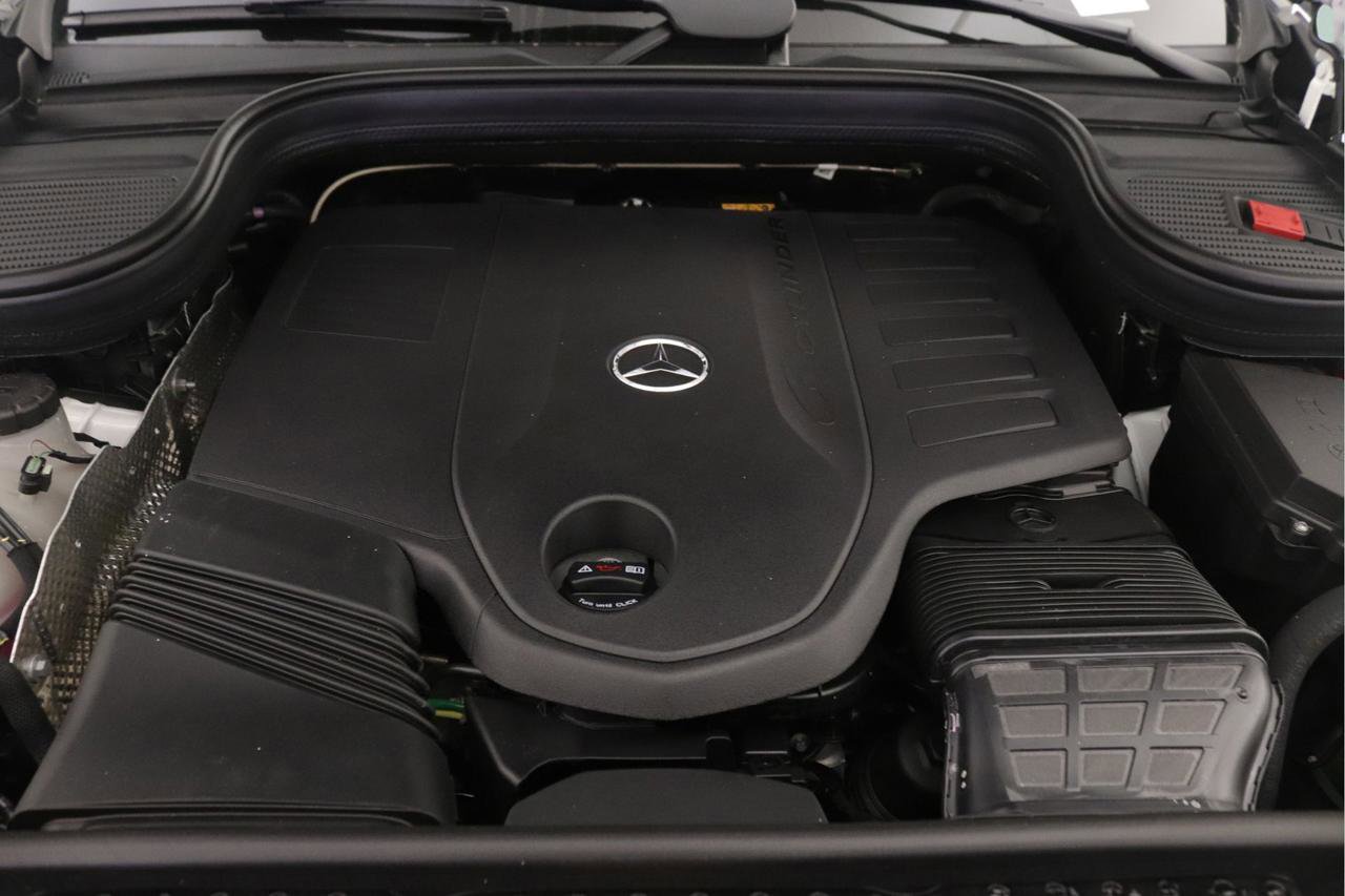 New 2026 Mercedes-Benz GLS 450 4MATIC image 9