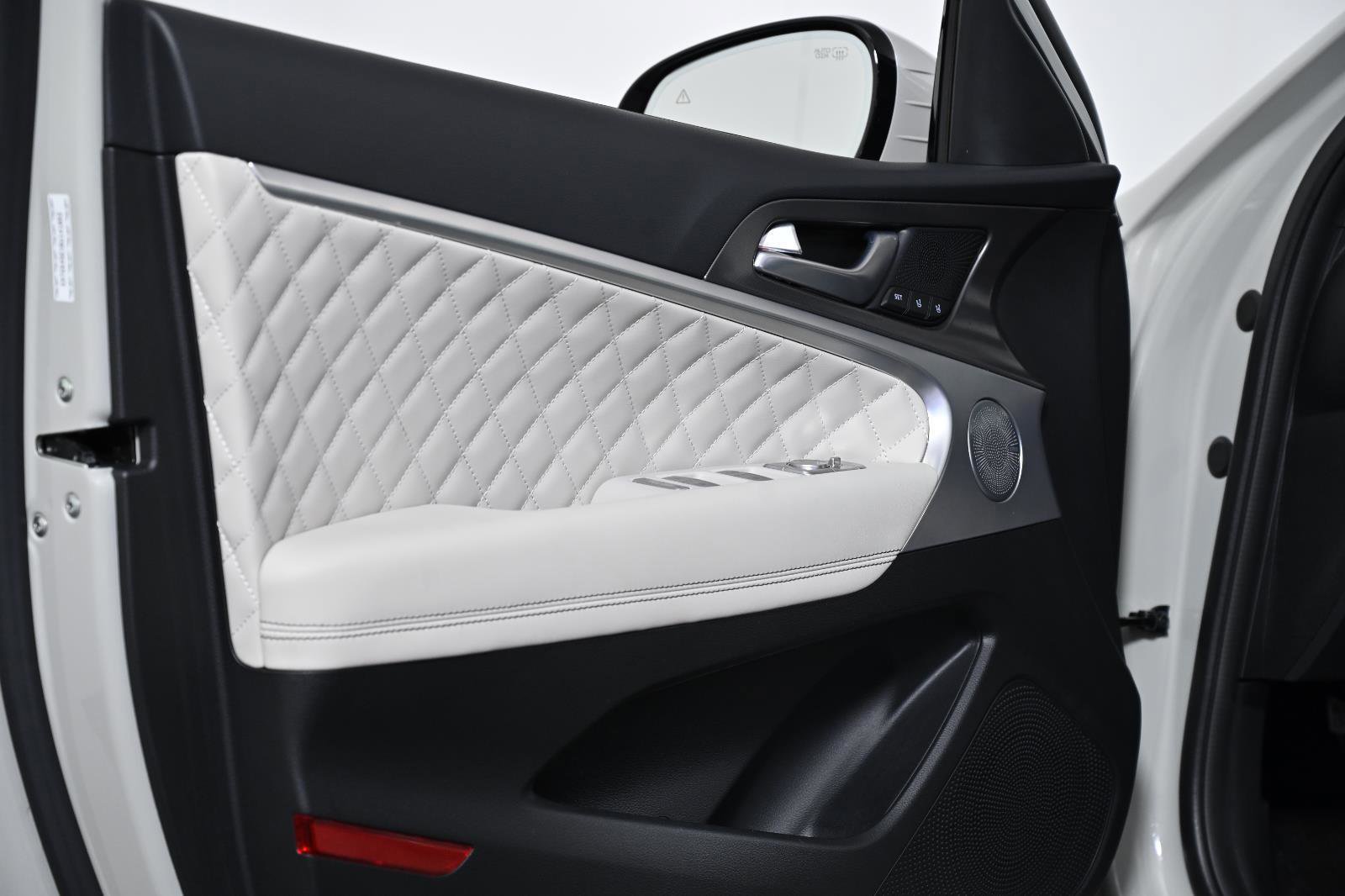 Used 2024 Genesis G70 3.3T Advanced w/ Sport Prestige Package image 38