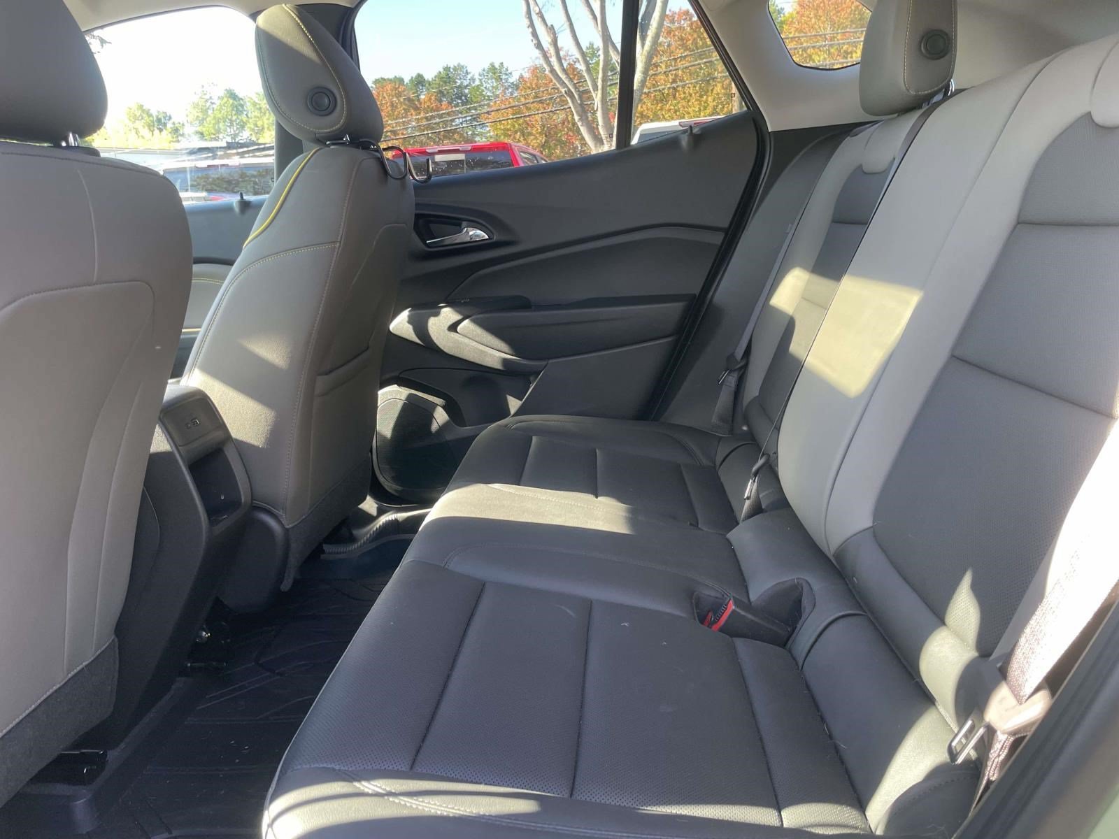 Used 2026 Chevrolet Trax ACTIV w/ Sunroof Package FWD image 9