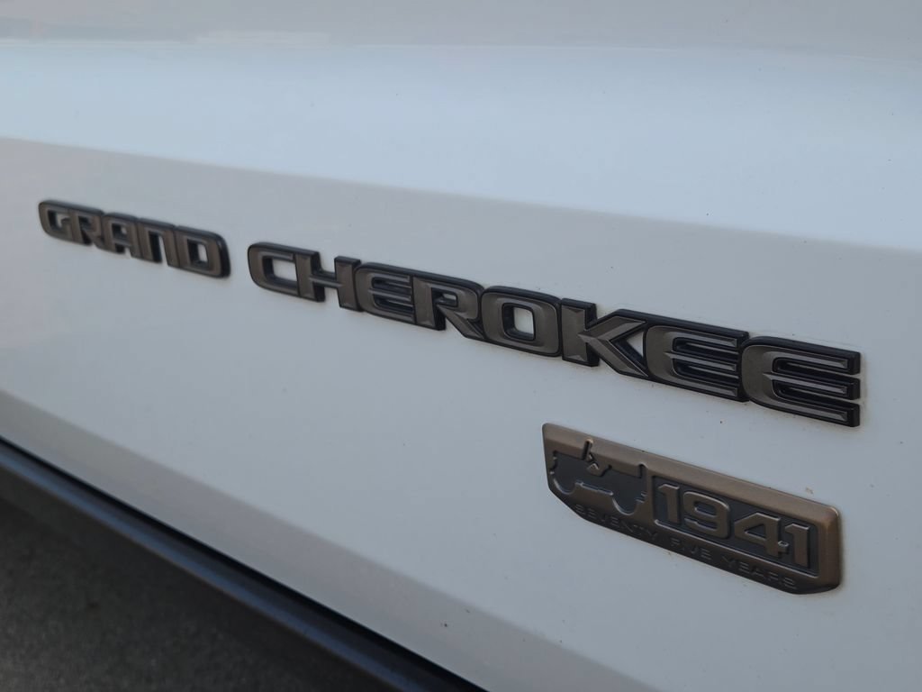 Used 2016 Jeep Grand Cherokee Limited 75th Anniversary AWD/4WD image 20