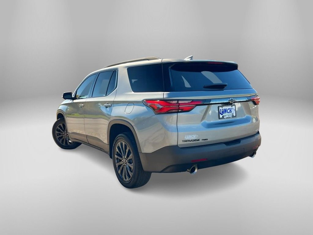 Used 2023 Chevrolet Traverse RS image 2