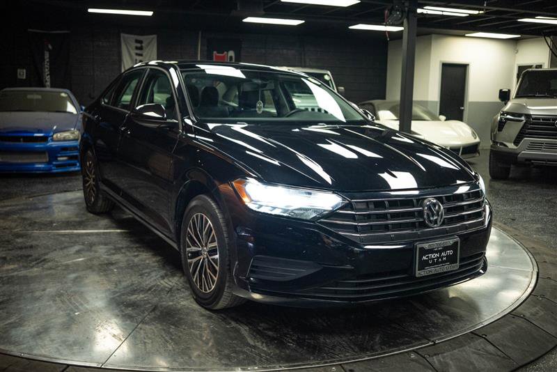 Used 2021 Volkswagen Jetta SE w/ SE Cold Weather Package FWD image 5