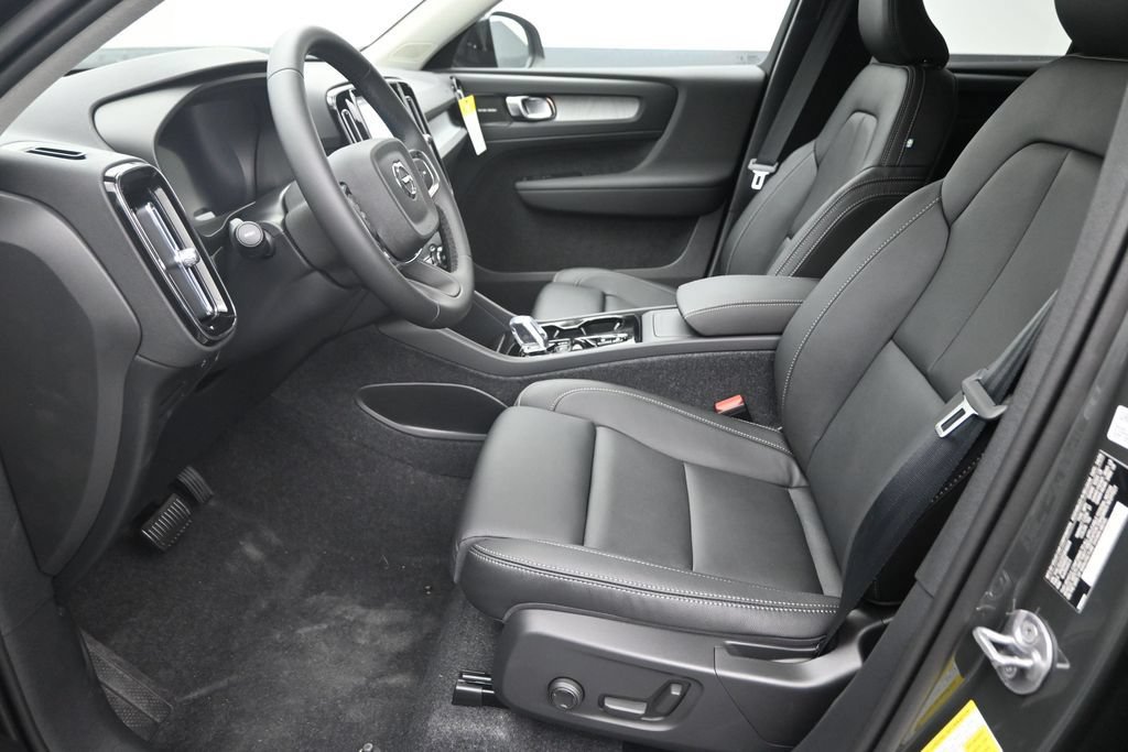 New 2026 Volvo XC40 B5 Plus w/ Climate Package AWD/4WD image 11