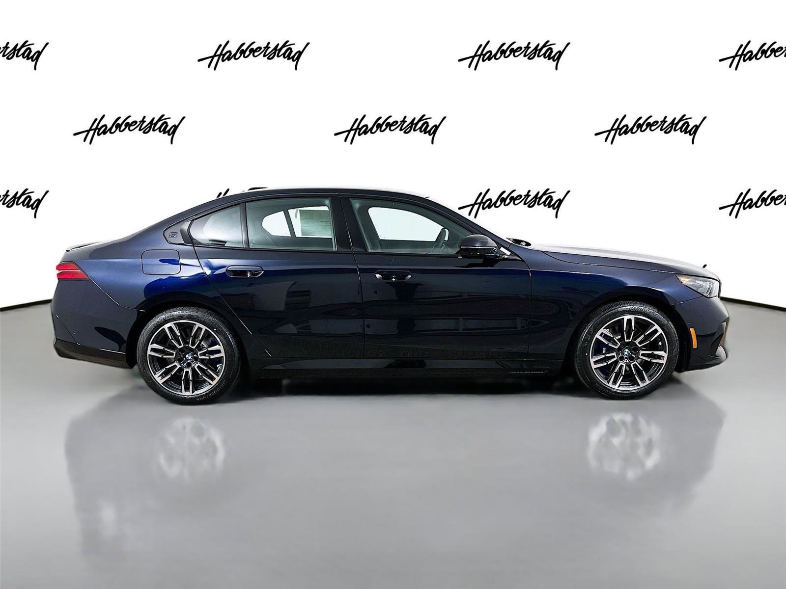 New 2026 BMW 550e xDrive image 4