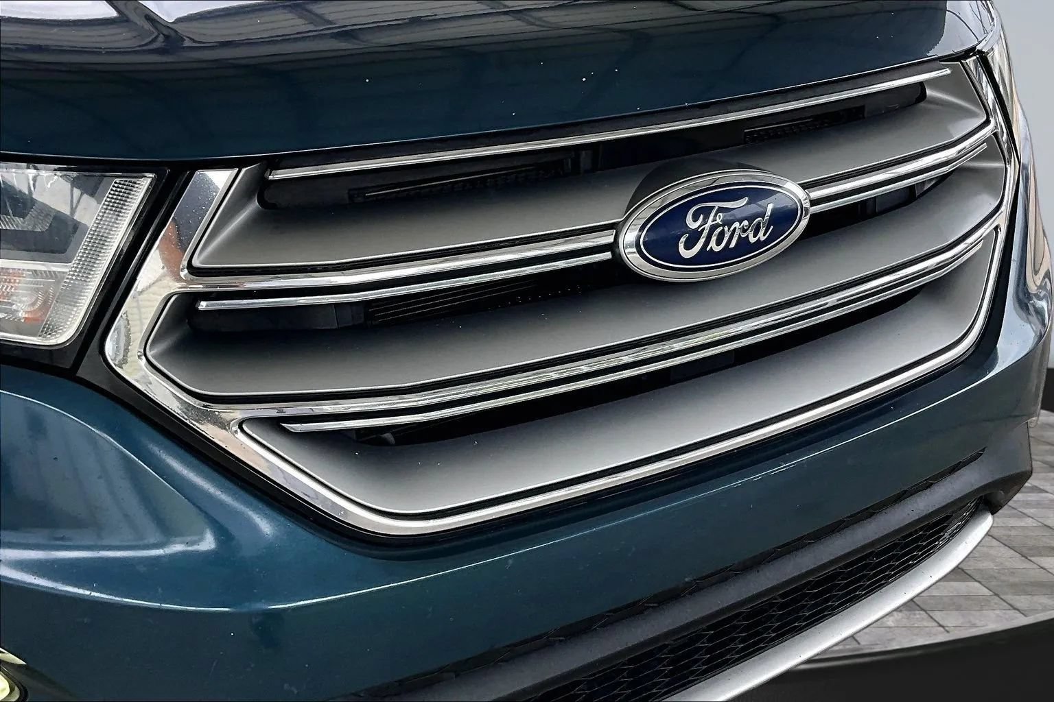 Used 2016 Ford Edge Titanium w/ Technology Package FWD image 29
