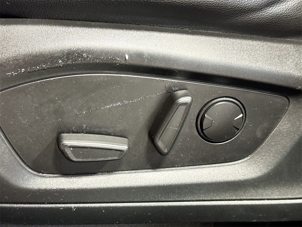 Used 2020 Ford Explorer XLT w/ Equipment Group 202A image 26