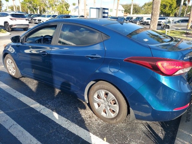 Used 2016 Hyundai Elantra SE image 4