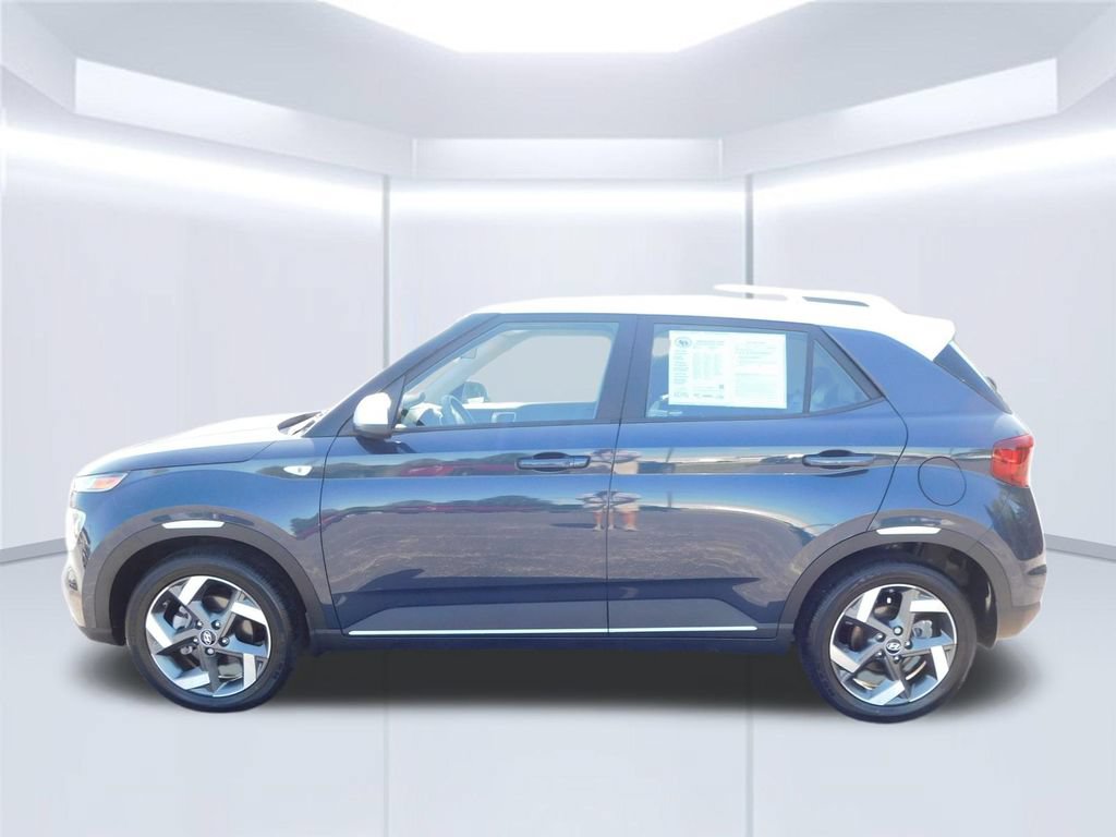 Used 2025 Hyundai Venue Limited FWD image 6