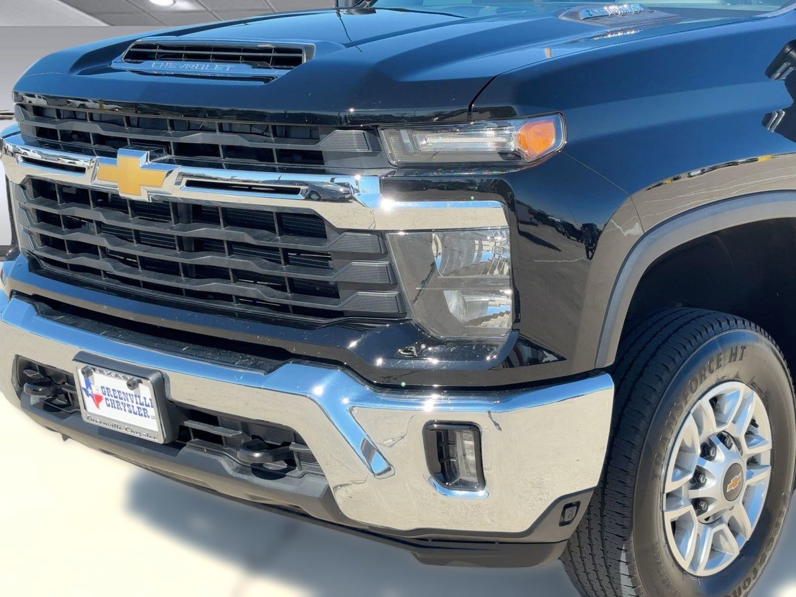 Used 2025 Chevrolet Silverado 2500 LT w/ Convenience Package image 11