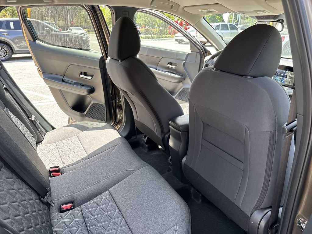 Used 2025 Nissan Kicks SV FWD image 33