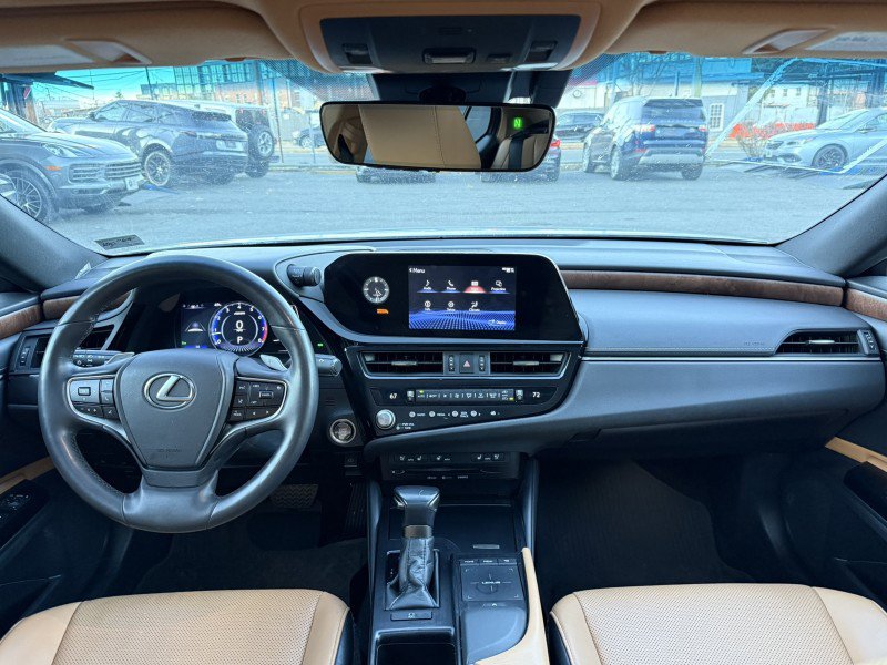 Used 2022 Lexus ES 350 w/ Premium Package image 18