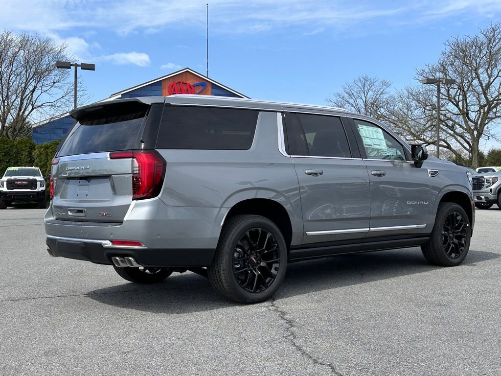 New 2026 GMC Yukon XL Denali w/ Sun & Power Step Package AWD/4WD image 10