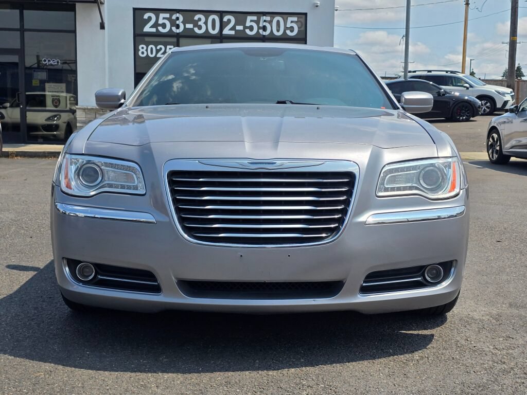 Used 2013 Chrysler 300 Touring w/ Driver Convenience Group RWD image 3