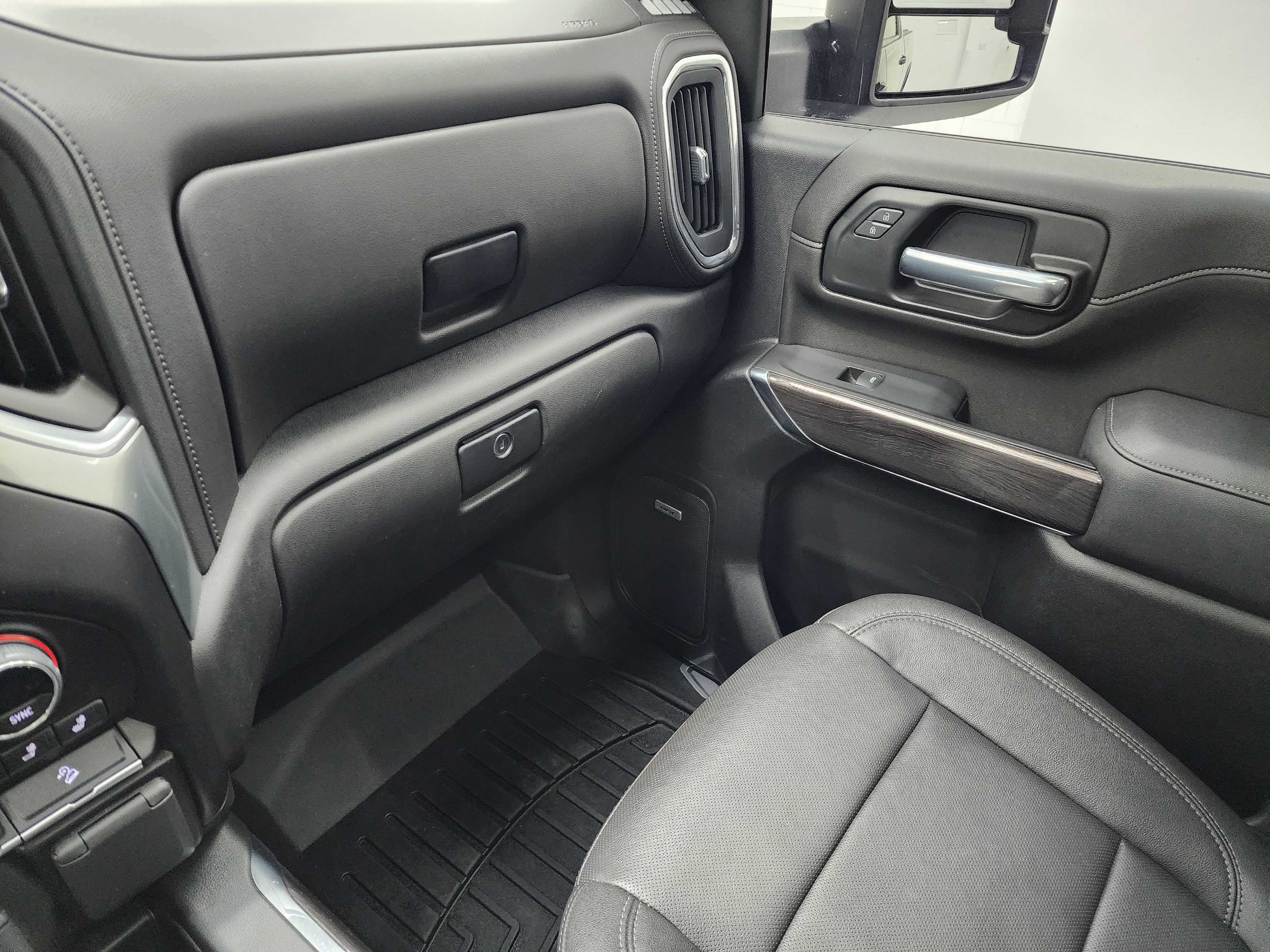 Used 2023 Chevrolet Silverado 2500 LTZ w/ LTZ Plus Package image 12