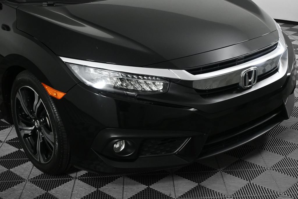 Used 2018 Honda Civic Touring image 32