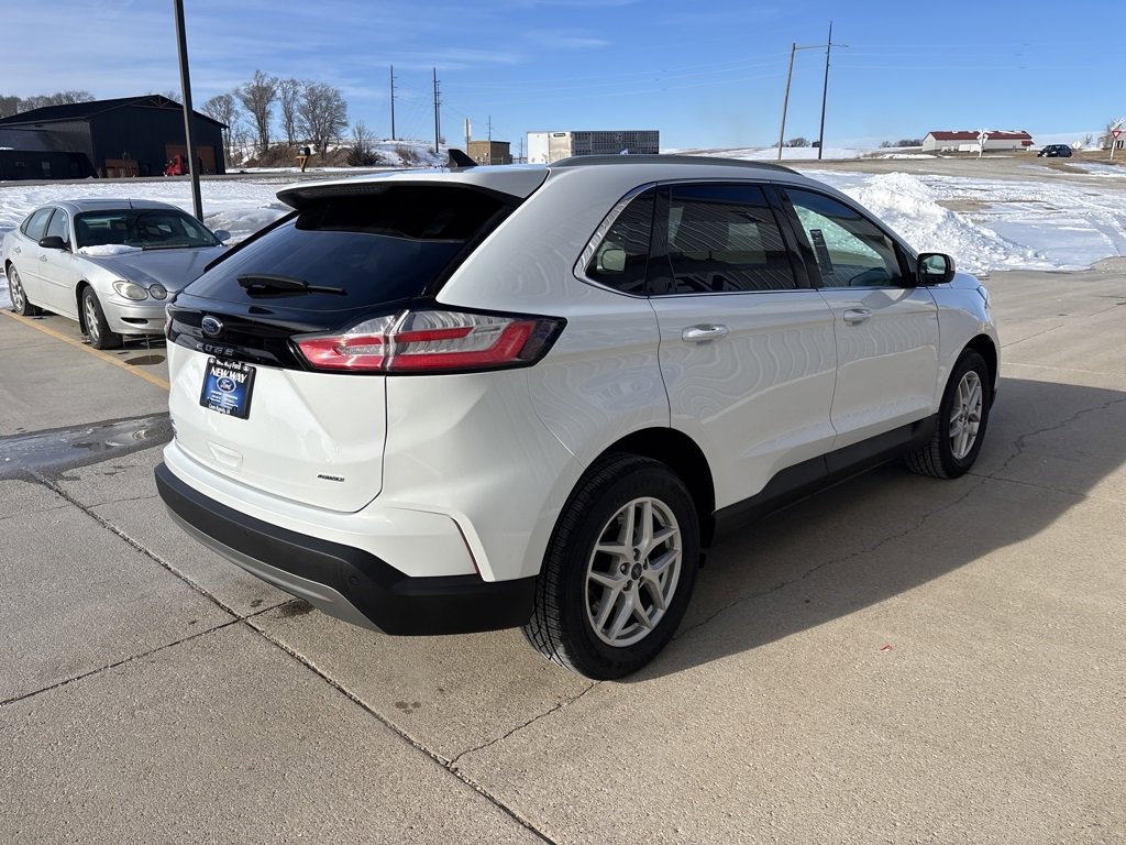 Used 2022 Ford Edge SEL w/ Convenience Package image 4
