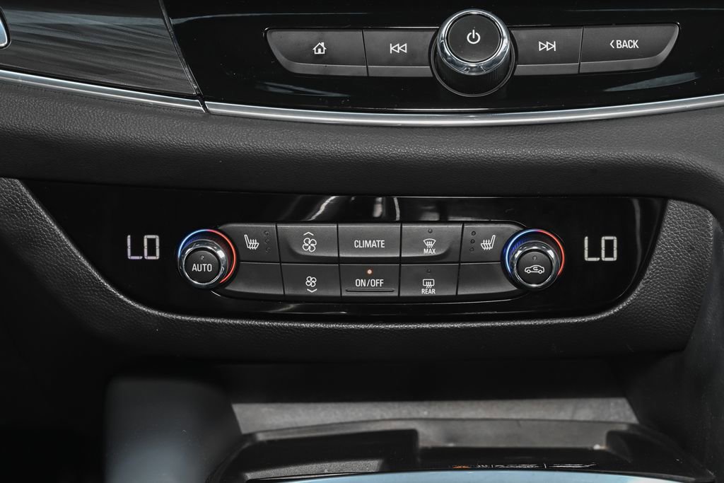 Used 2024 Buick Enclave Essence w/ Sport Touring Edition image 32