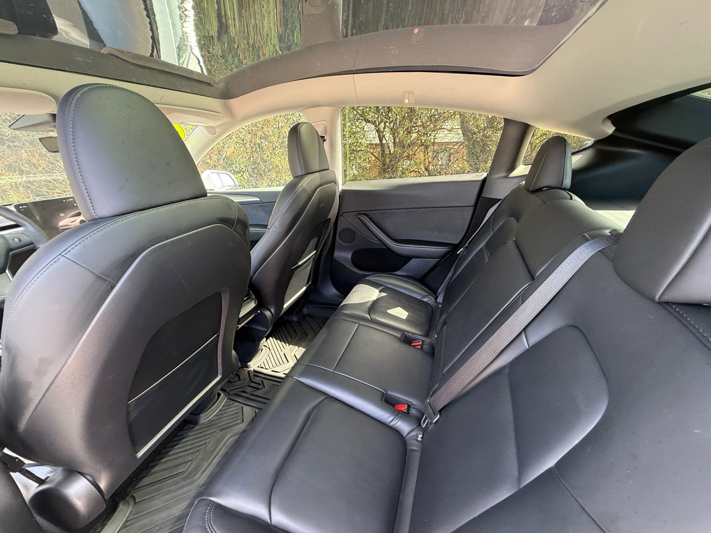 Used 2022 Tesla Model Y Long Range image 5