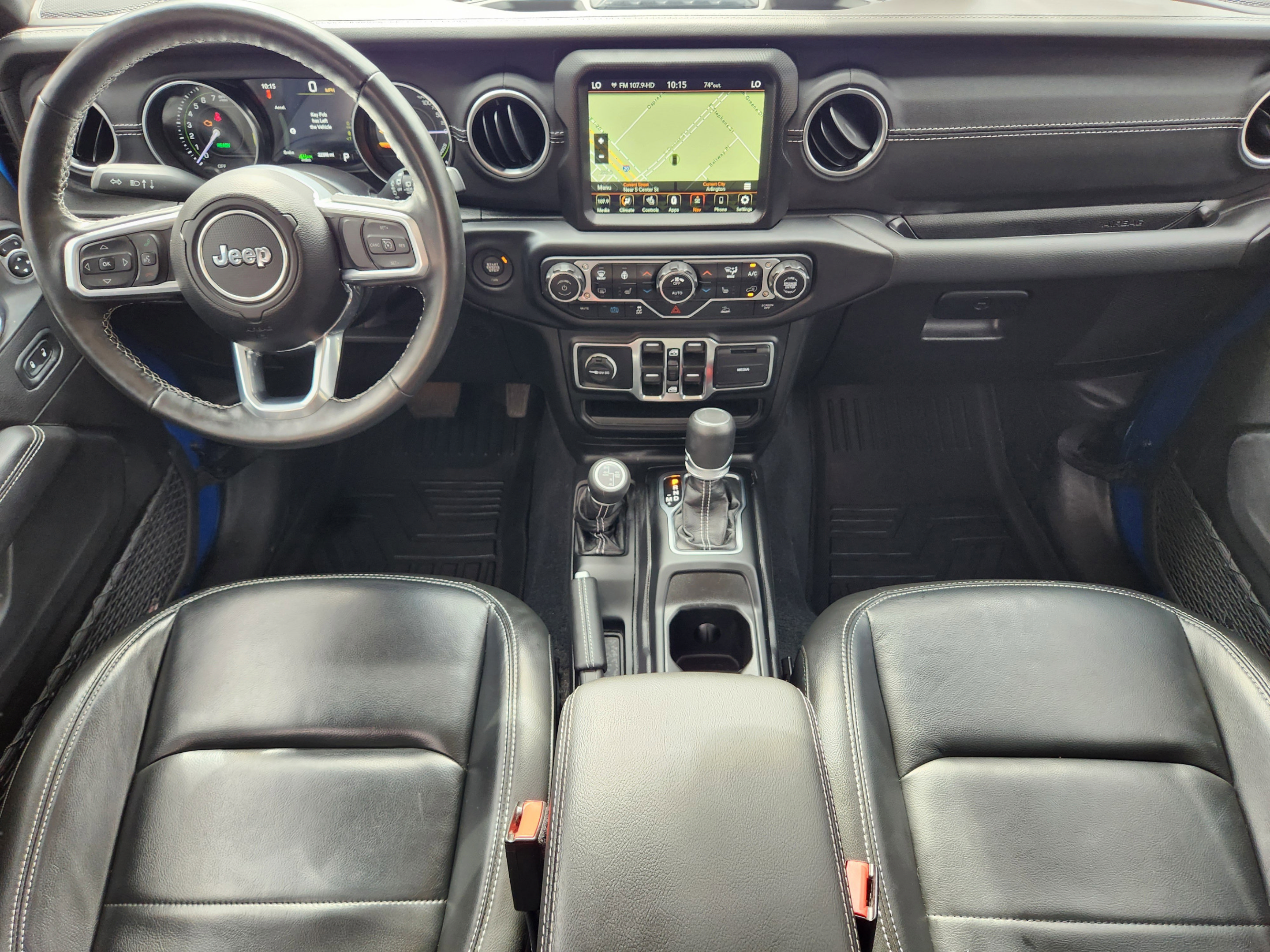 Used 2022 Jeep Wrangler Unlimited Sahara w/ Cold Weather Group AWD/4WD image 19