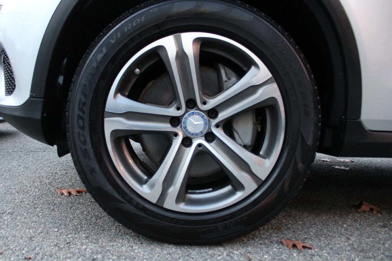 Used 2017 Mercedes-Benz GLC 300 4MATIC image 20