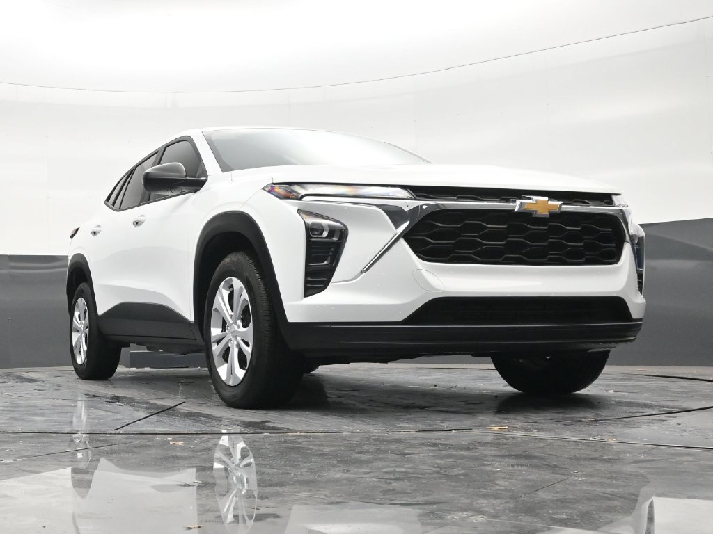 Used 2024 Chevrolet Trax LS FWD image 26