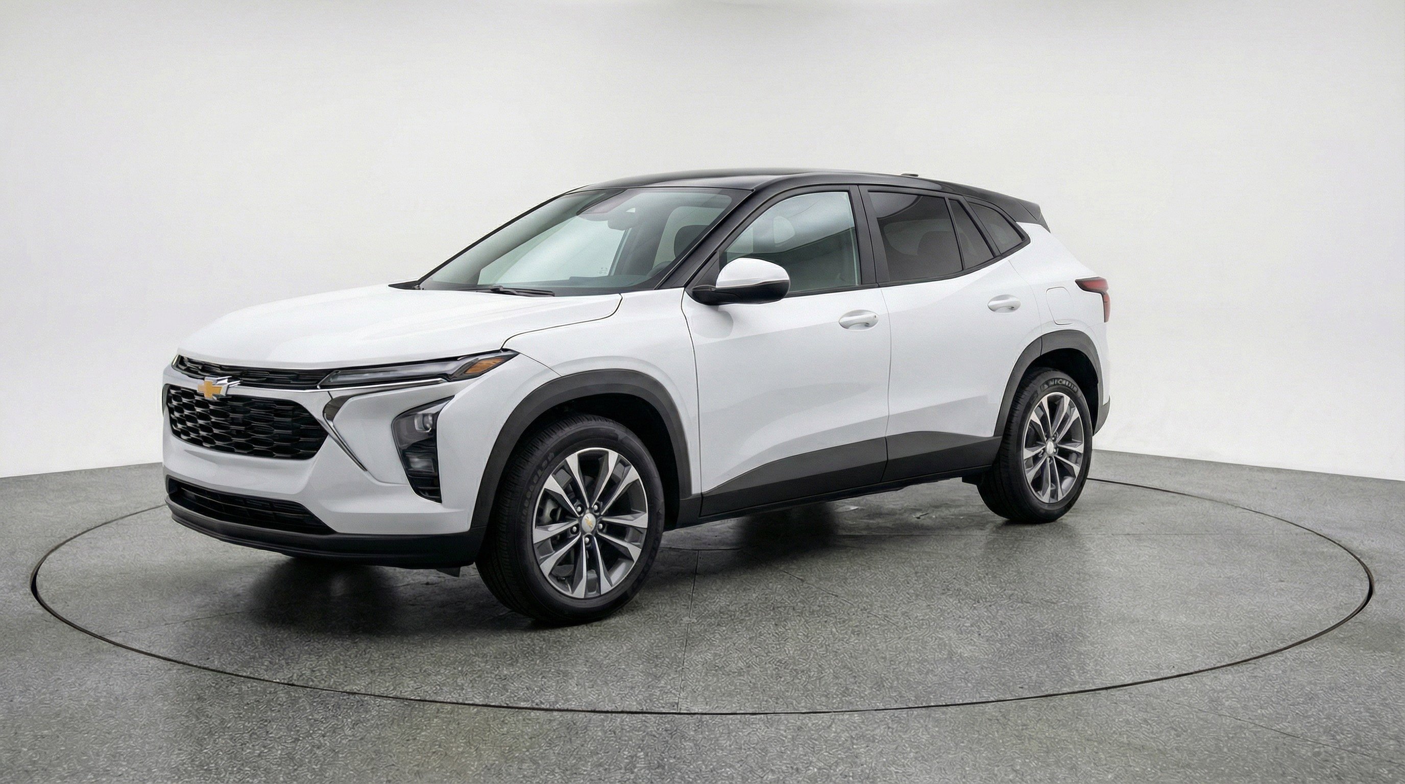 Used 2025 Chevrolet Equinox LT image 3