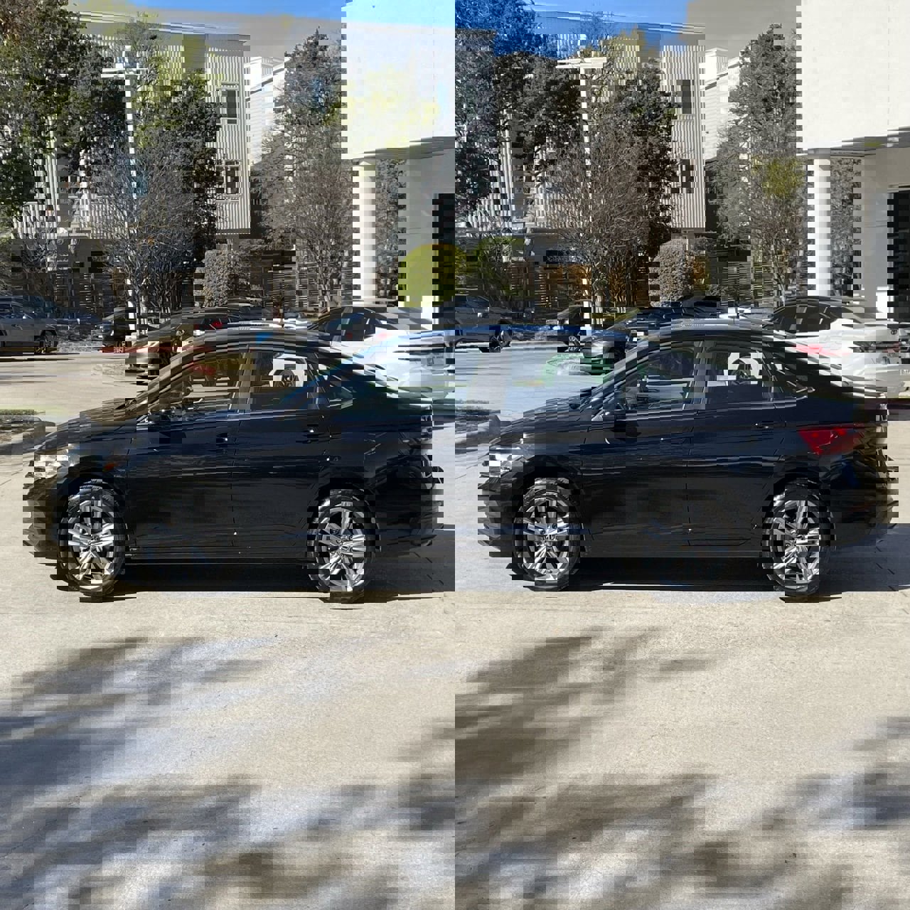 Used 2024 Volkswagen Jetta SE image 3