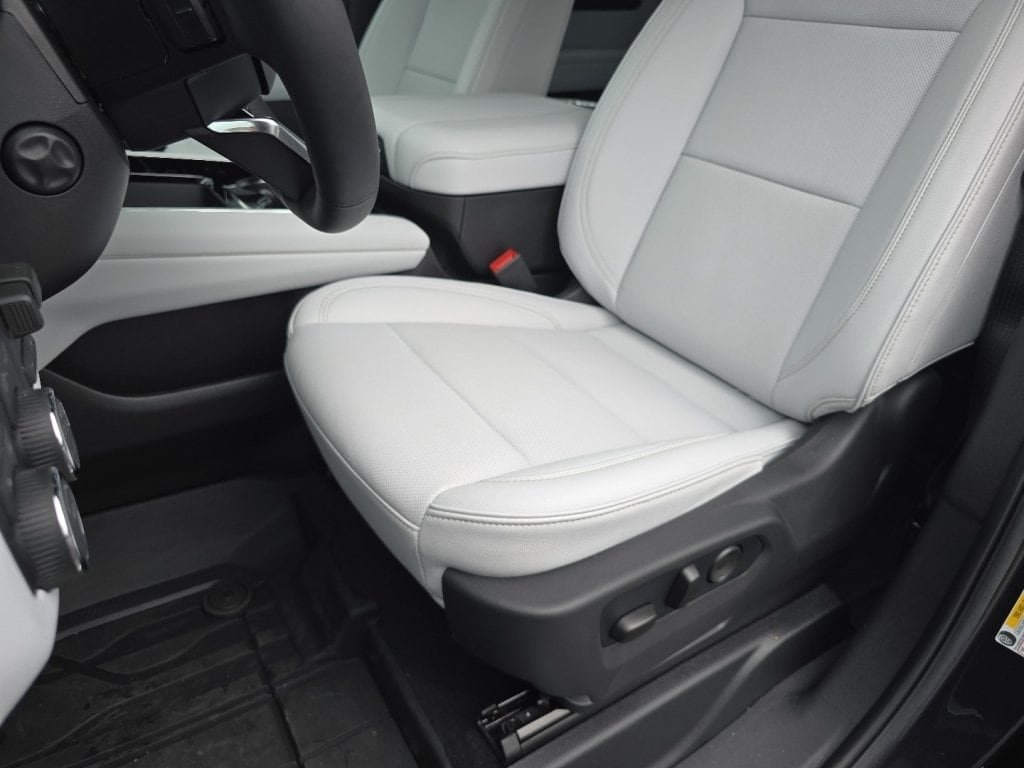 New 2026 Chevrolet Tahoe Premier w/ Sun And Tow Package AWD/4WD image 14