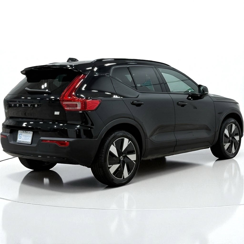 Used 2024 Volvo XC40 Recharge Core w/ Protection Package Premier image 8