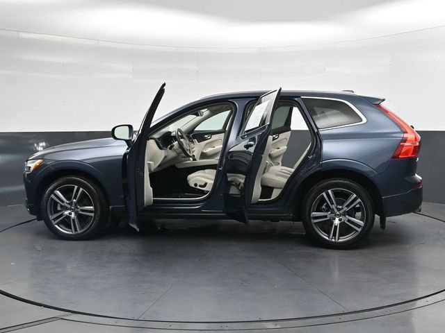 Used 2021 Volvo XC60 T5 Momentum w/ Premium Package AWD/4WD image 43