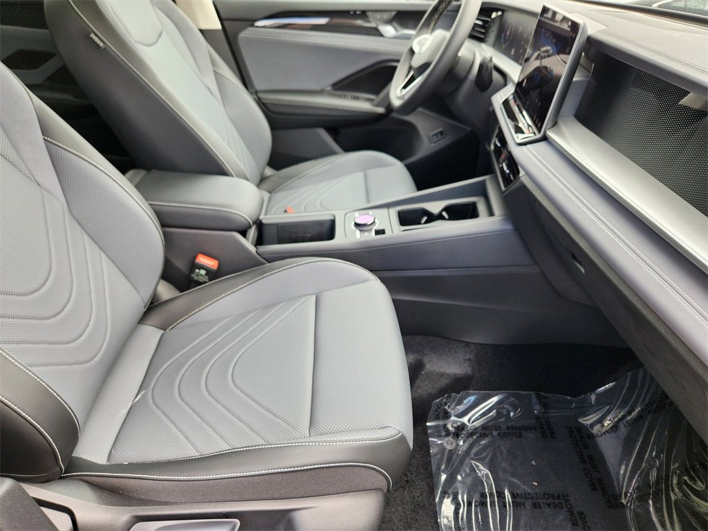 New 2025 Volkswagen Tiguan SE image 24