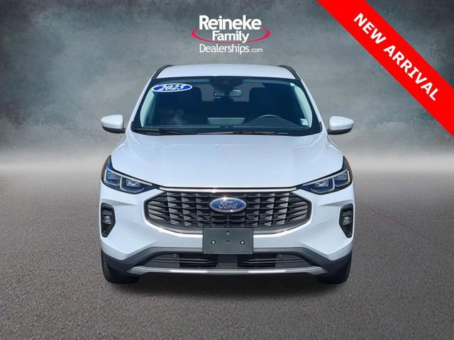 Used 2025 Ford Escape Platinum image 2