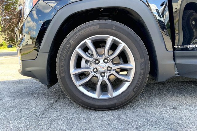 Used 2024 GMC Terrain SLT AWD/4WD image 8