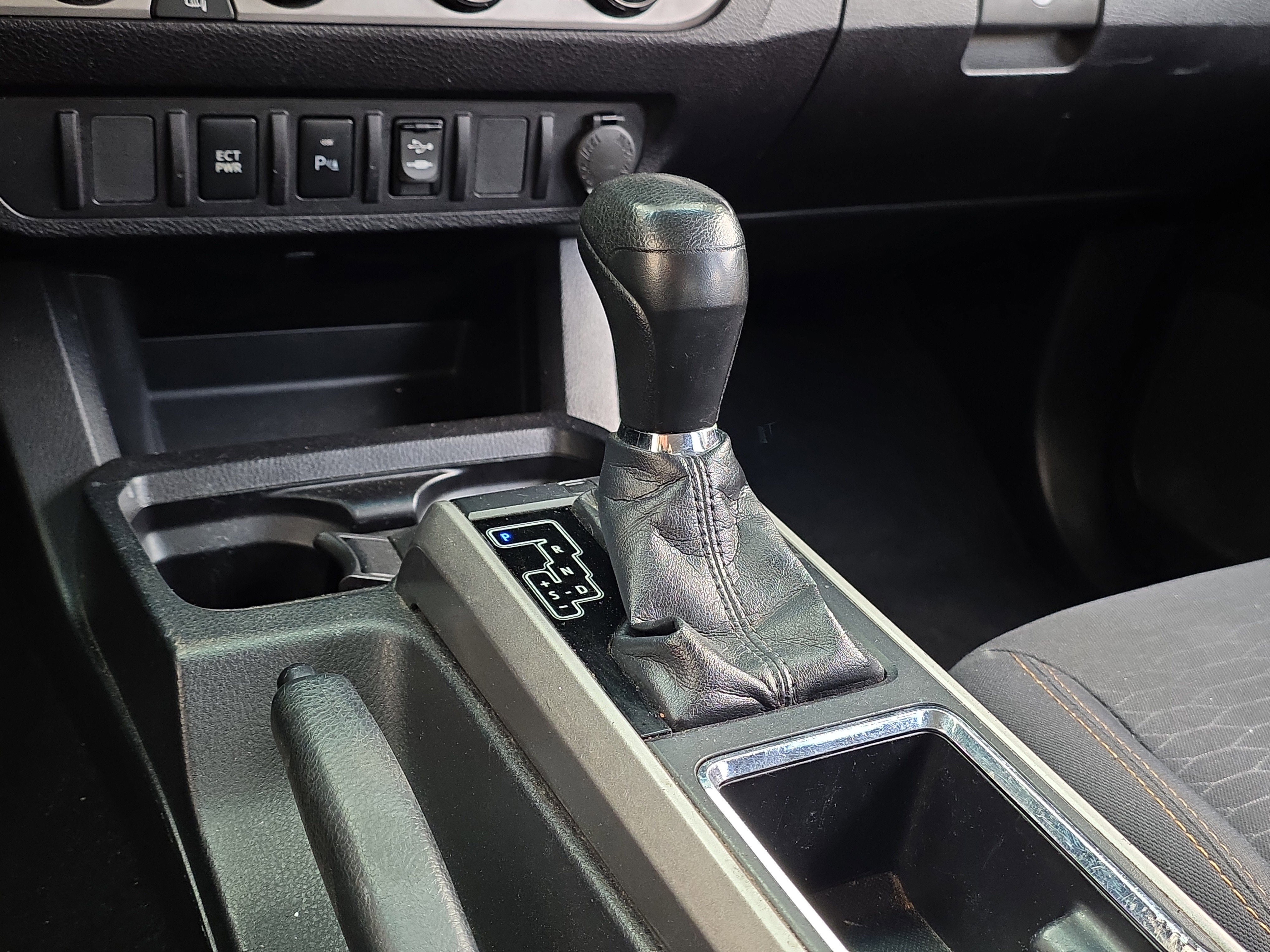 Used 2017 Toyota Tacoma SR5 w/ Tow Package image 24