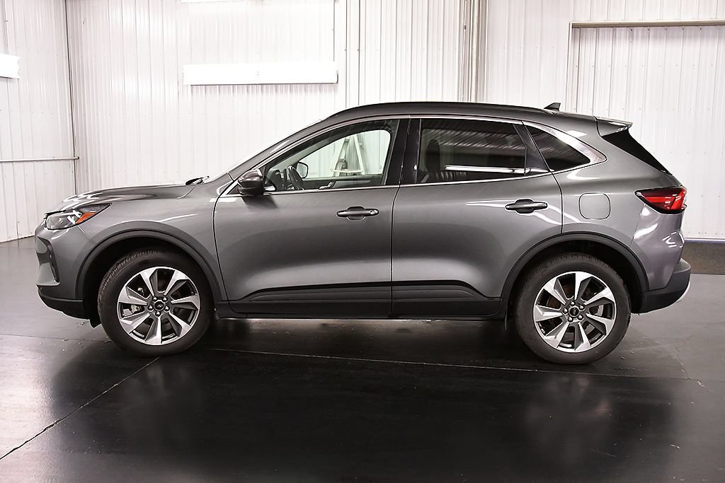 Used 2024 Ford Escape Platinum AWD/4WD image 4