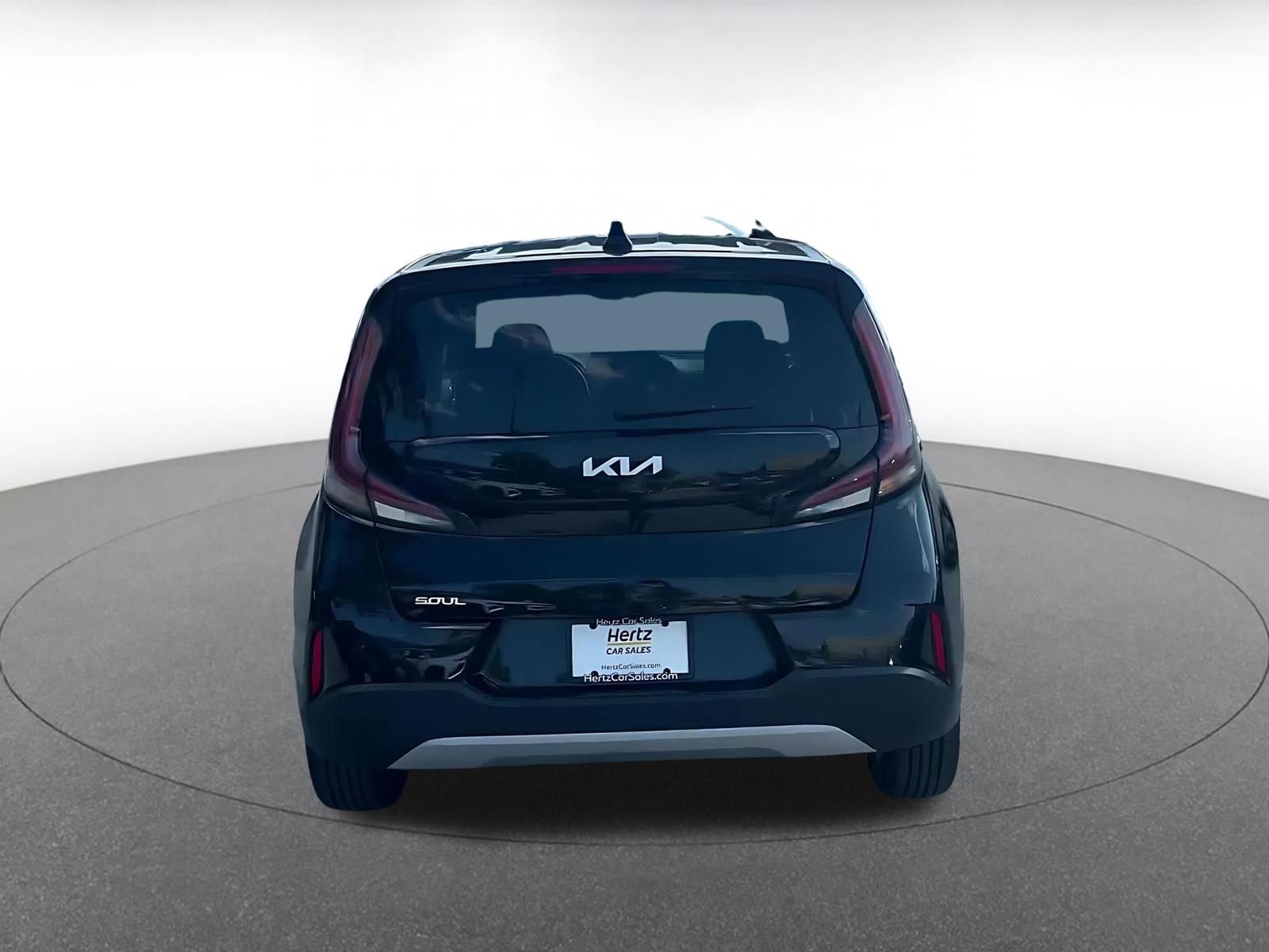 Used 2025 Kia Soul LX w/ LX Technology Package FWD image 12